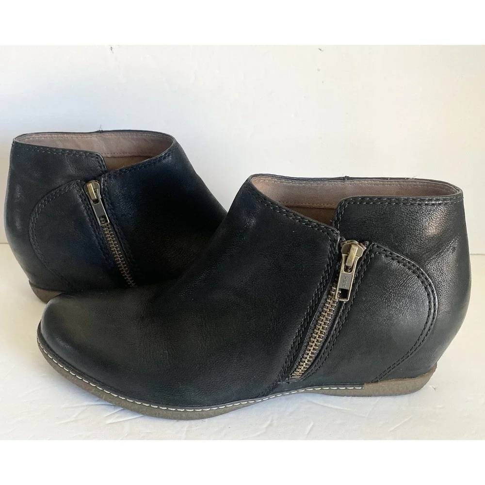 Dansko Leyla Black Women 38 US 7.5 8 Leather Ankle Boots Hidden Wedge Side Zip - Picture 3 of 11